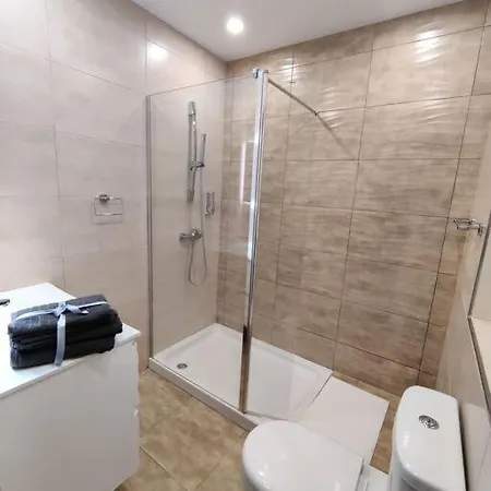 Spacious Designer Finished Three Bedroom * Il-Pergla