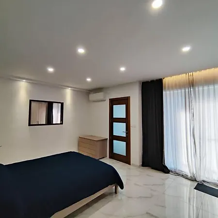 Spacious Designer Finished Three Bedroom Il-Pergla