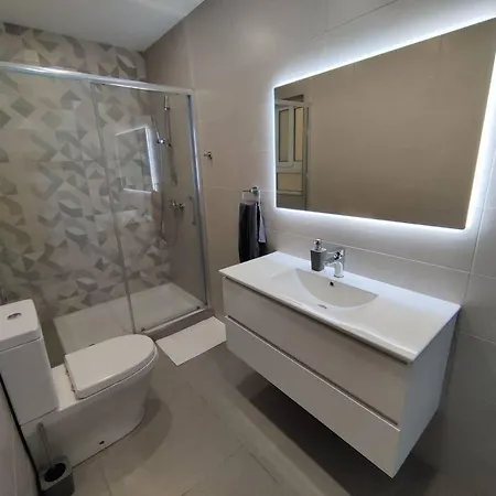 Appartement Spacious Designer Finished Three Bedroom *
