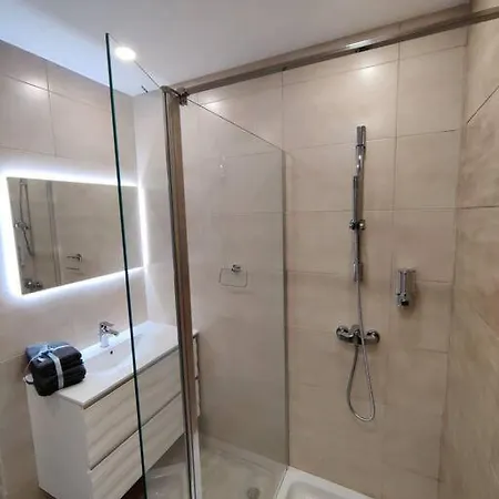 Appartement Spacious Designer Finished Three Bedroom